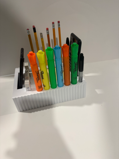 3D Printed Desk Organizer – All-in-One Workspace Station